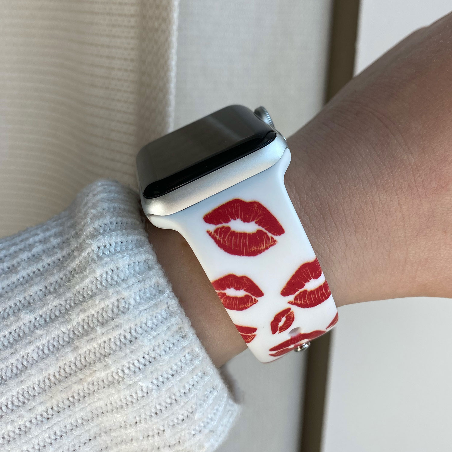 Apple Watch Print Sport Strap - Kisses Print White