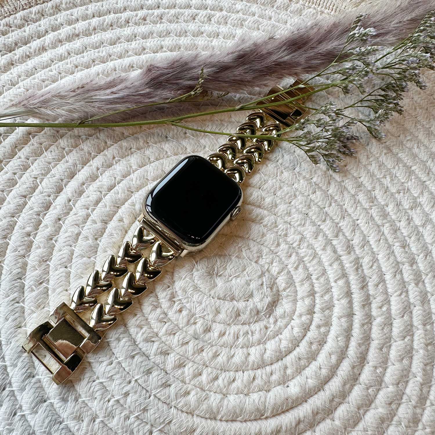 Apple Watch Heart Steel Link Strap - Gold